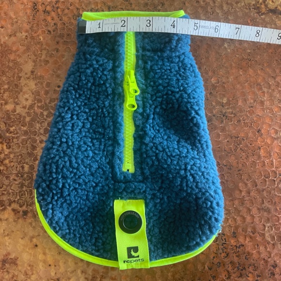 RC Pets Tundra Fleece Coat. Sea Blue & Fluorescent Yellow. Size 8 (XS) - Picture 7 of 9